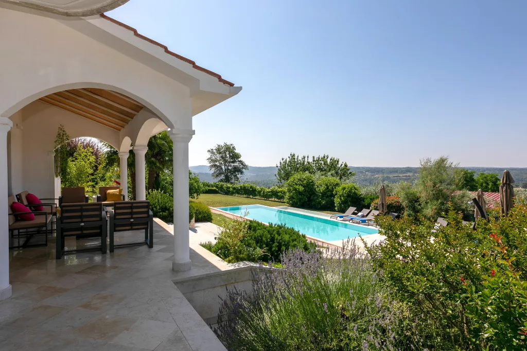 Spacious Family Villa with Garden in Pazin
