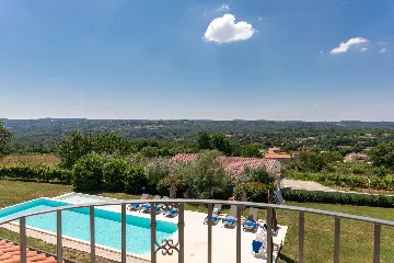 Spacious Family Villa with Garden in Pazin