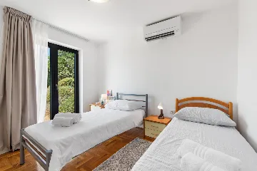 Spacious Family Villa with Garden in Pazin