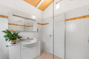 Spacious Family Villa with Garden in Pazin