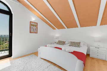 Spacious Family Villa with Garden in Pazin