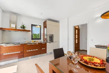 Spacious Family Villa with Garden in Pazin