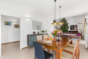 Spacious Family Villa with Garden in Pazin