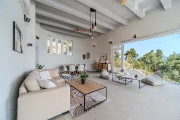 Modern Island Villa with Pool in Nerežišća