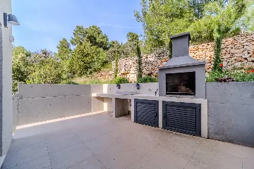 Modern Island Villa with Pool in Nerežišća