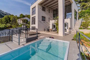 Modern Island Villa with Pool in Nerežišća