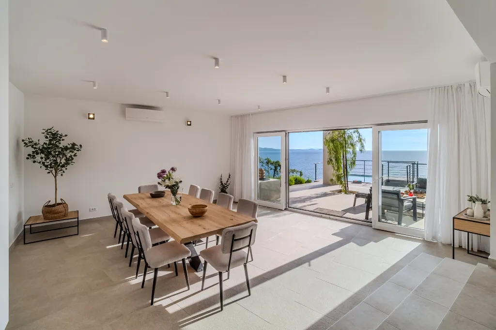 Modern Island Villa with Pool in Nerežišća
