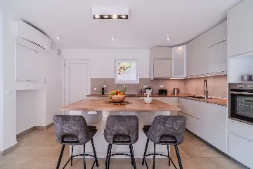 Modern Island Villa with Pool in Nerežišća