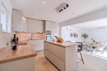 Modern Island Villa with Pool in Nerežišća