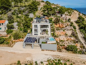 Modern Island Villa with Pool in Nerežišća
