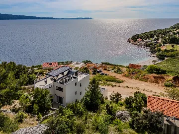 Modern Island Villa with Pool in Nerežišća