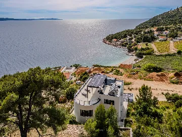 Modern Island Villa with Pool in Nerežišća