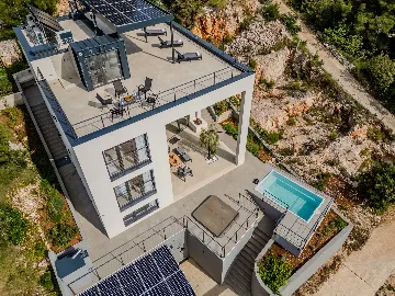 Modern Island Villa with Pool in Nerežišća