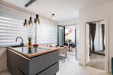 Modern Apartment with Heated Pool in Okrug Gornji