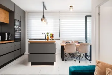 Modern Apartment with Heated Pool in Okrug Gornji