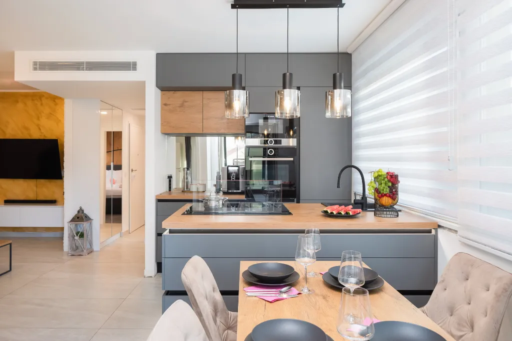 Modern Apartment with Heated Pool in Okrug Gornji