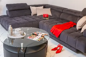 Modern Apartment with Pool near Beach, Okrug Gornji