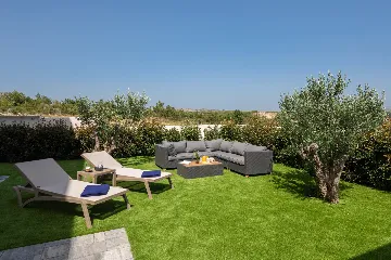 Modern Five-Bedroom Villa Retreat in Vodice