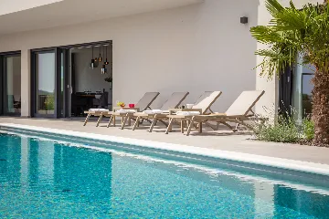 Modern Five-Bedroom Villa Retreat in Vodice