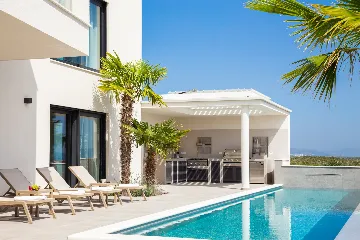 Modern Five-Bedroom Villa Retreat in Vodice