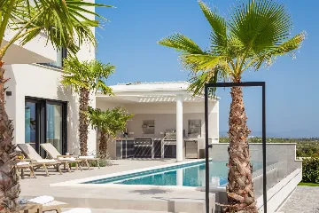 Modern Five-Bedroom Villa Retreat in Vodice