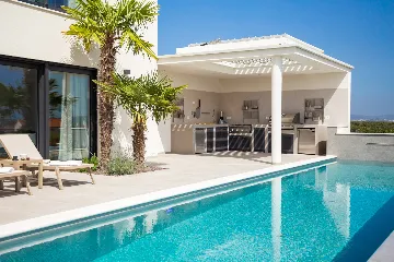 Modern Five-Bedroom Villa Retreat in Vodice