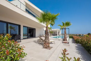 Modern Five-Bedroom Villa Retreat in Vodice
