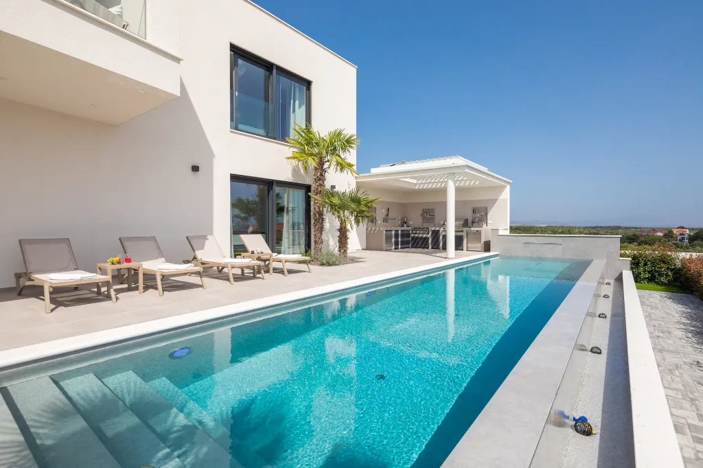 Modern Five-Bedroom Villa Retreat in Vodice