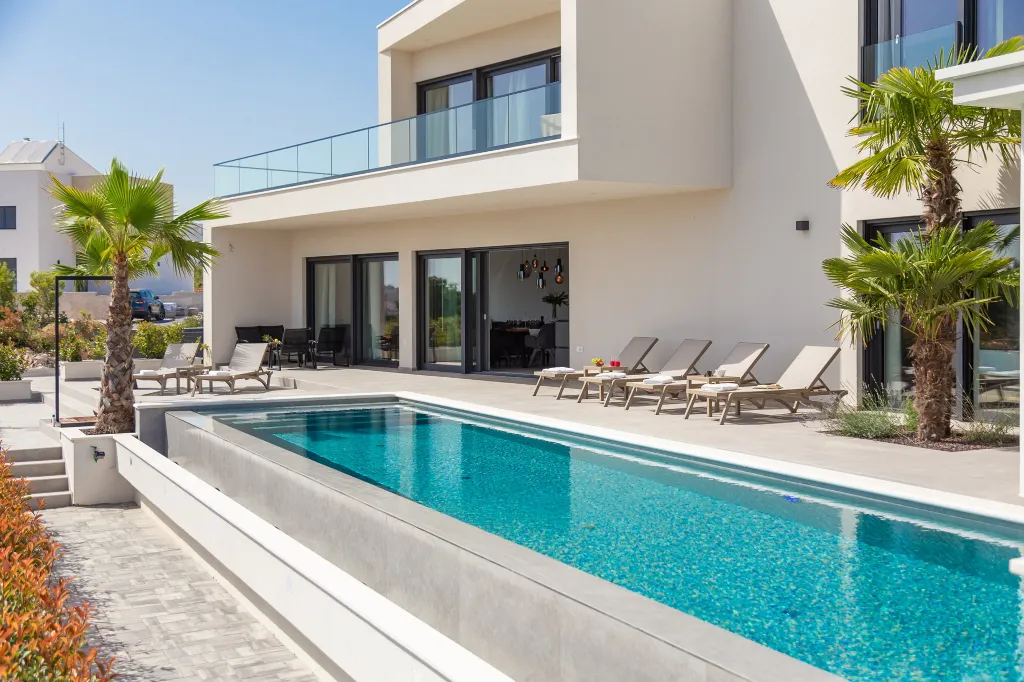 Modern Five-Bedroom Villa Retreat in Vodice