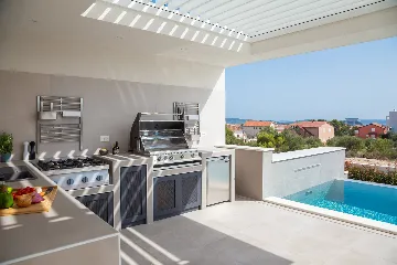 Modern Five-Bedroom Villa Retreat in Vodice