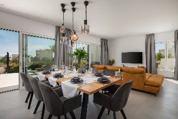 Modern Five-Bedroom Villa Retreat in Vodice