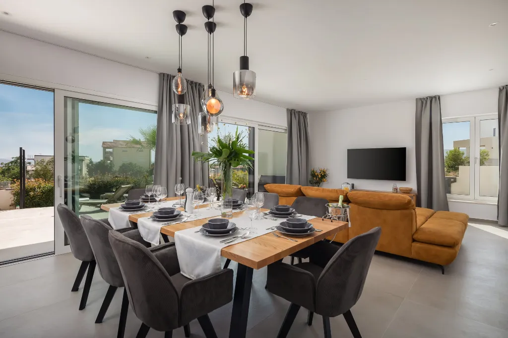 Modern Five-Bedroom Villa Retreat in Vodice
