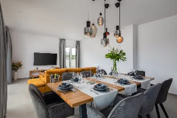 Modern Five-Bedroom Villa Retreat in Vodice