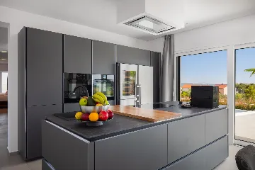 Modern Five-Bedroom Villa Retreat in Vodice