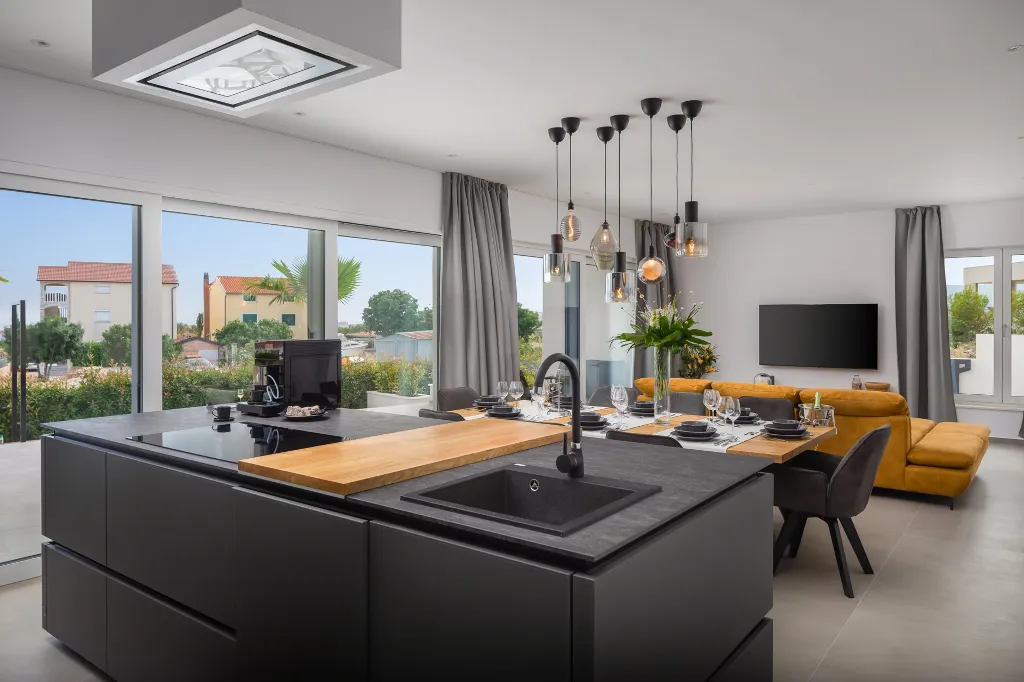 Modern Five-Bedroom Villa Retreat in Vodice