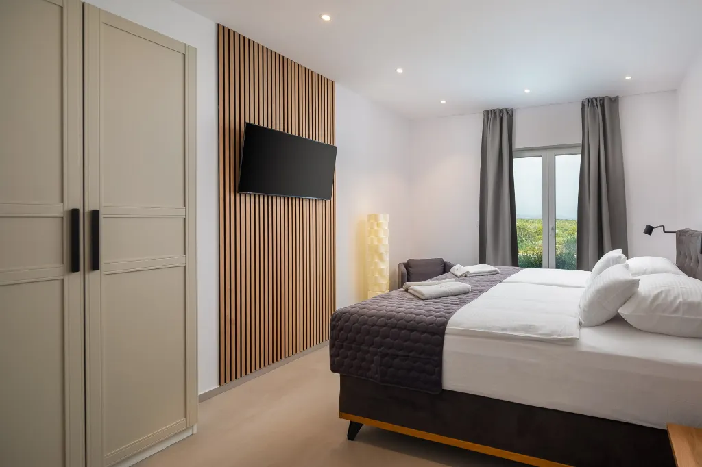 Modern Five-Bedroom Villa Retreat in Vodice