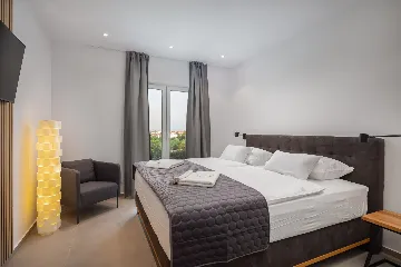 Modern Five-Bedroom Villa Retreat in Vodice