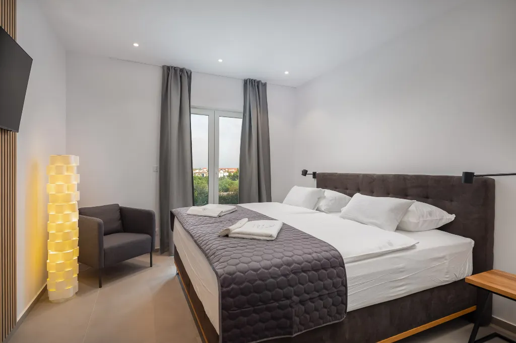 Modern Five-Bedroom Villa Retreat in Vodice