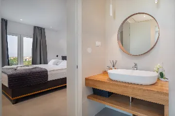 Modern Five-Bedroom Villa Retreat in Vodice