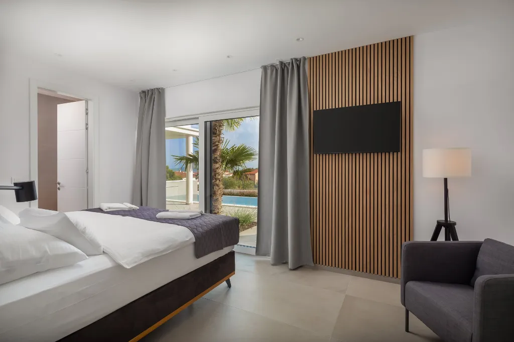 Modern Five-Bedroom Villa Retreat in Vodice