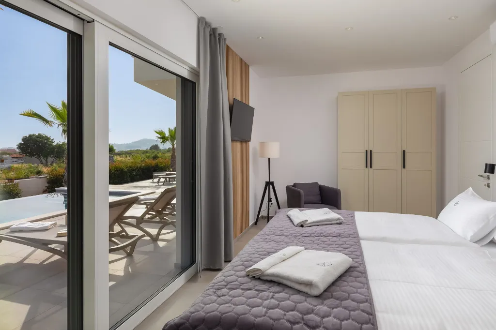 Modern Five-Bedroom Villa Retreat in Vodice