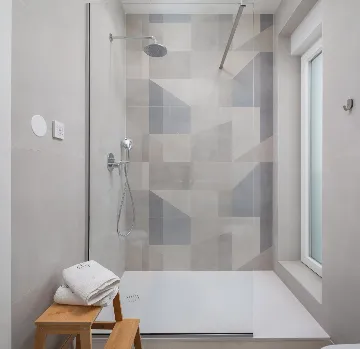 Modern Five-Bedroom Villa Retreat in Vodice