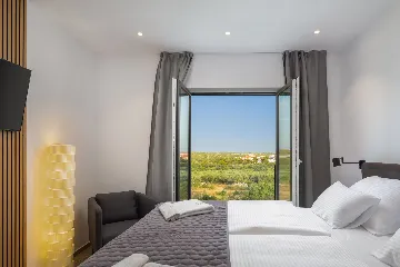 Modern Five-Bedroom Villa Retreat in Vodice