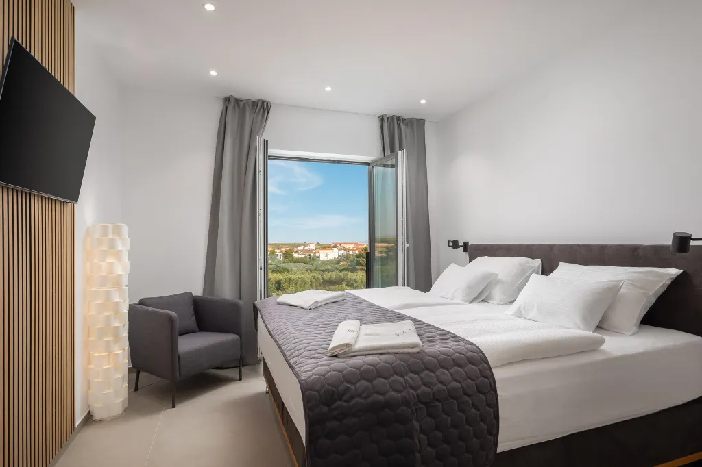 Modern Five-Bedroom Villa Retreat in Vodice