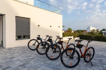 Modern Five-Bedroom Villa Retreat in Vodice