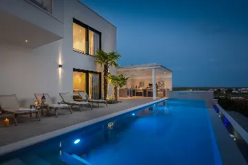 Modern Five-Bedroom Villa Retreat in Vodice