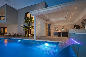 Modern Five-Bedroom Villa Retreat in Vodice