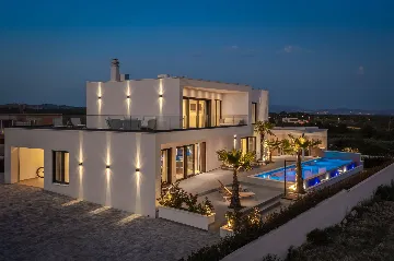 Modern Five-Bedroom Villa Retreat in Vodice