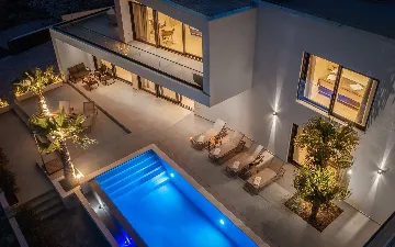 Modern Five-Bedroom Villa Retreat in Vodice