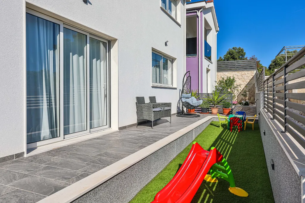 Contemporary Villa Retreat with Pool, Rogoznica